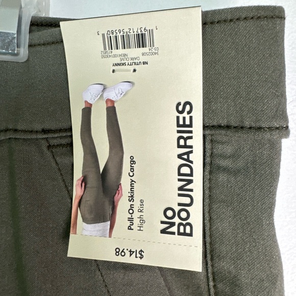 No Boundaries Women's Olive Straight Leg Pants - Picture 5 of 6
